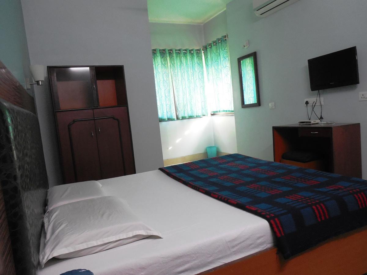 Hotel Silver Springs Ahmedabad Ngoại thất bức ảnh