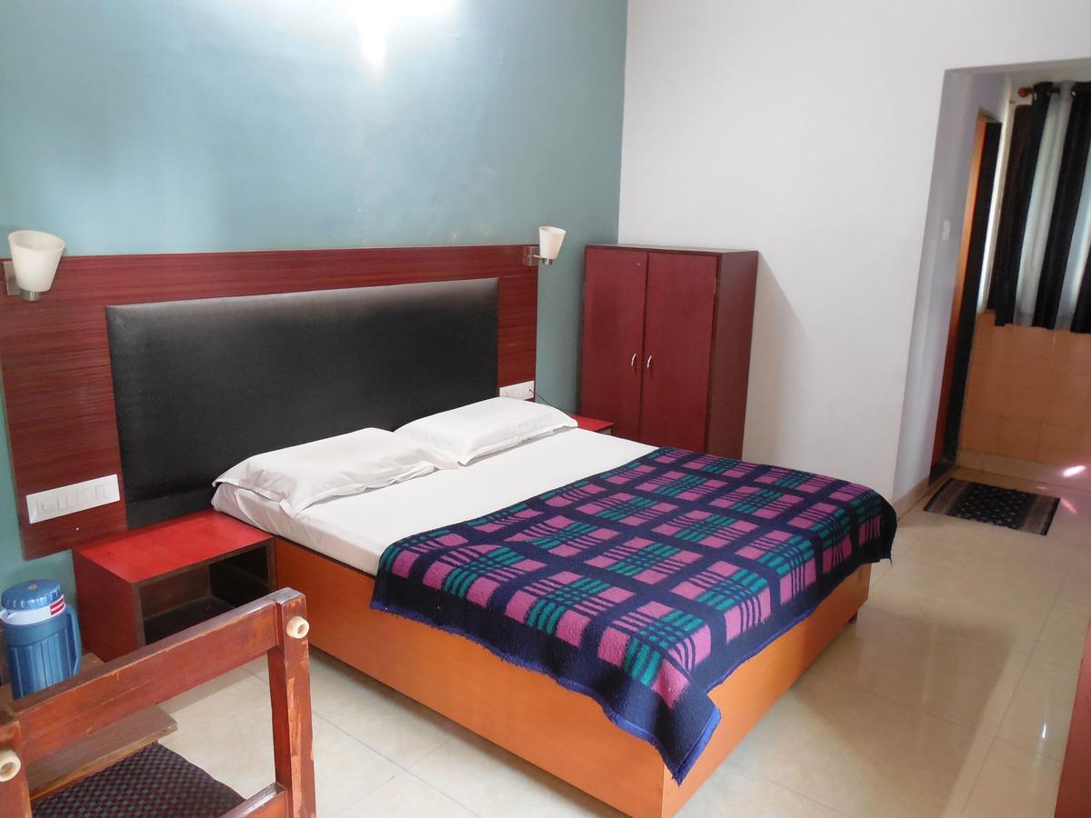 Hotel Silver Springs Ahmedabad Ngoại thất bức ảnh