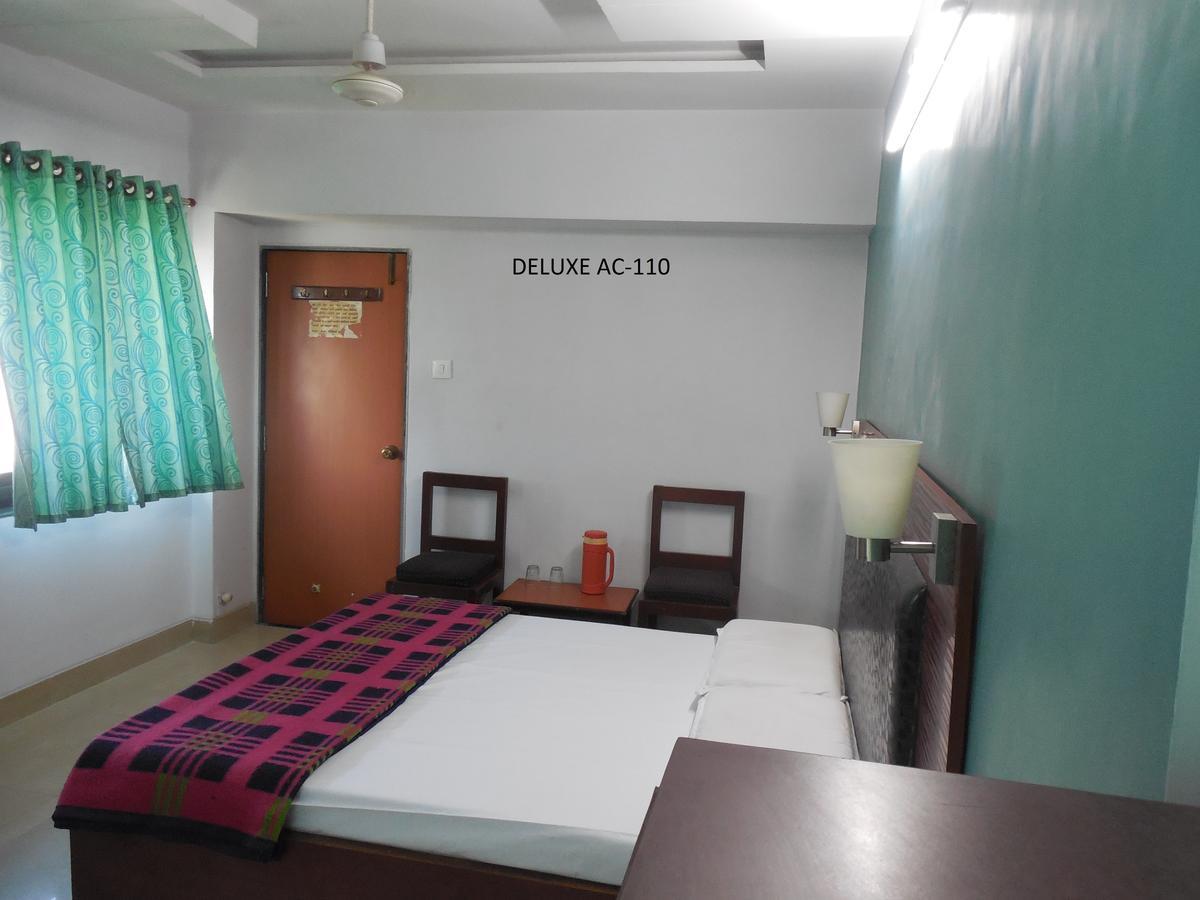 Hotel Silver Springs Ahmedabad Ngoại thất bức ảnh