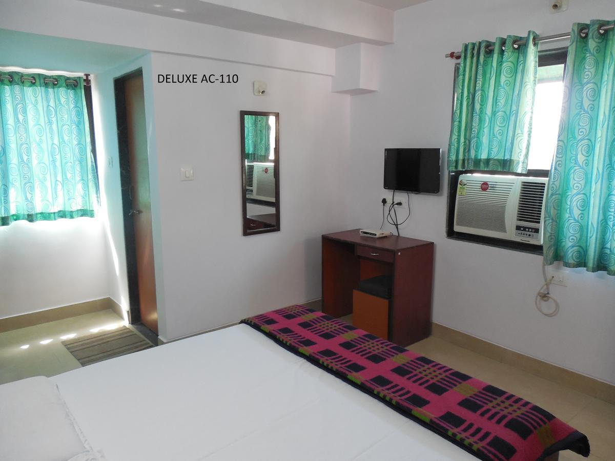 Hotel Silver Springs Ahmedabad Ngoại thất bức ảnh