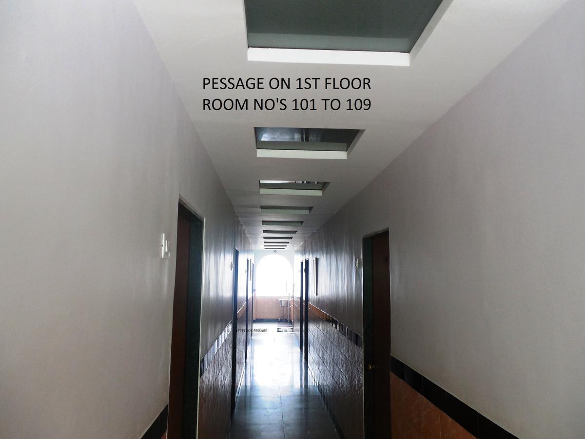 Hotel Silver Springs Ahmedabad Ngoại thất bức ảnh