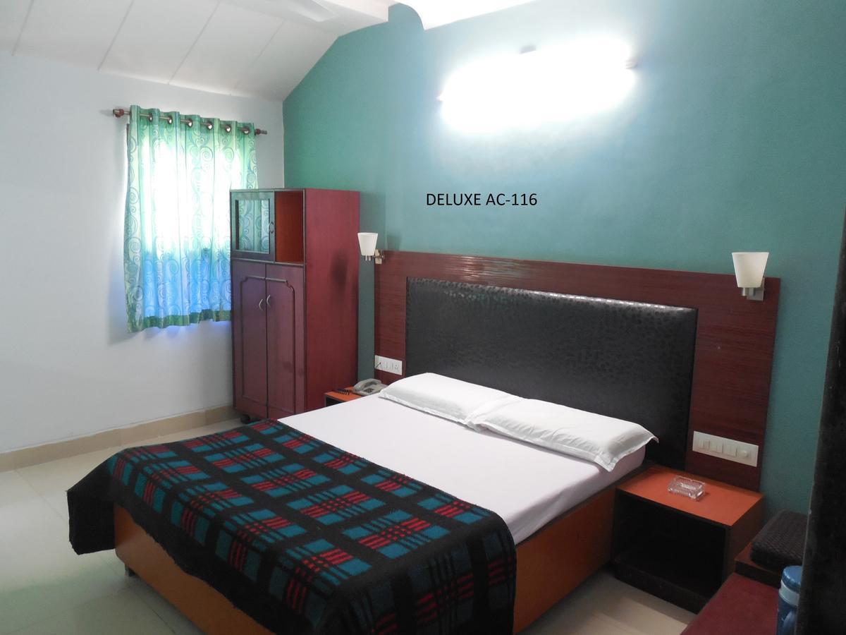 Hotel Silver Springs Ahmedabad Ngoại thất bức ảnh