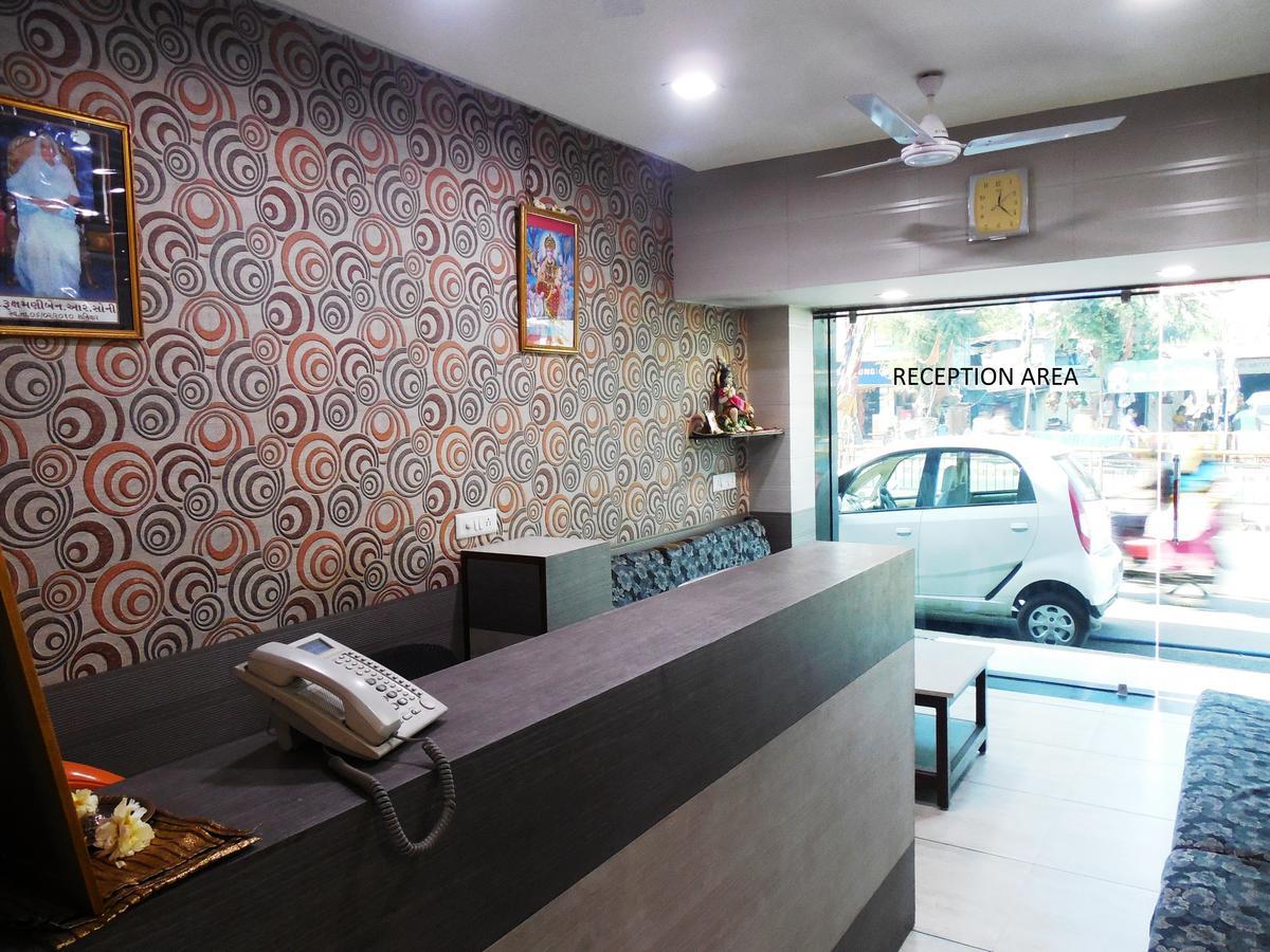 Hotel Silver Springs Ahmedabad Ngoại thất bức ảnh